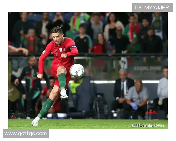 足球场上球星为何鲜少开口交流 他们在比赛中的沉默有何深意